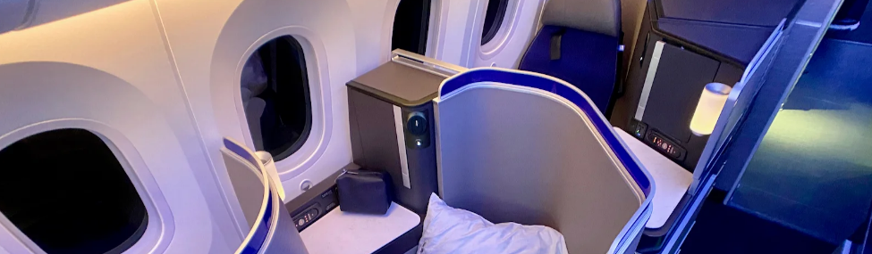 UNITED AIRLINES BUSINESS CLASS Cabin